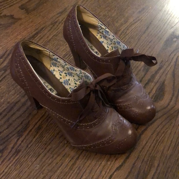 American Eagle Outfitters Shoes - High heel oxford pumps / vintage style / flapper